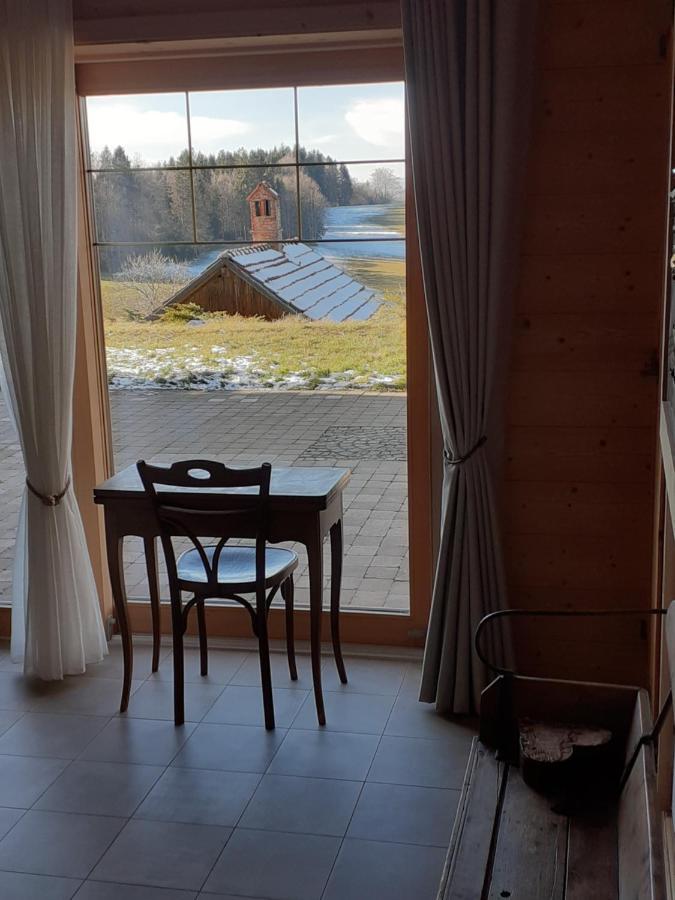 Les Abeilles Bed and Breakfast Romont Eksteriør billede