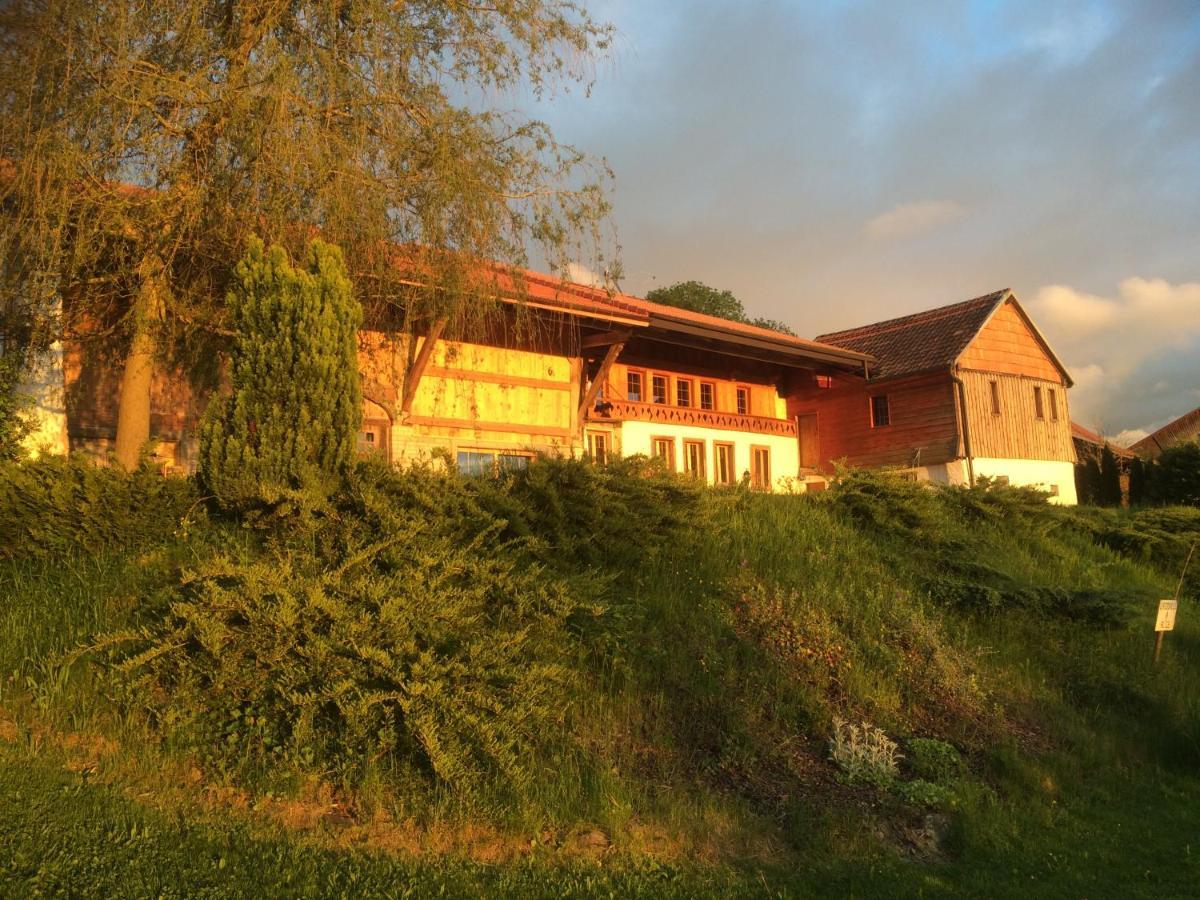 Les Abeilles Bed and Breakfast Romont Eksteriør billede